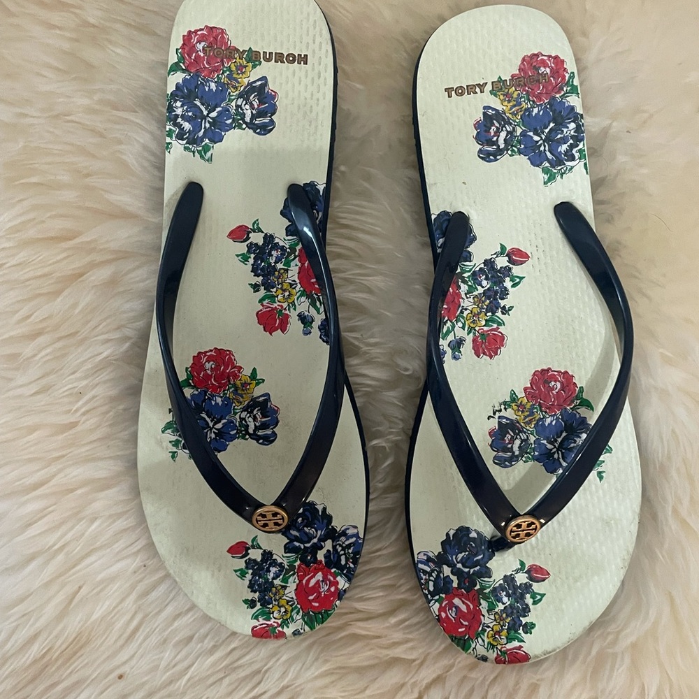 TORY BURCH FLIP FLOPS